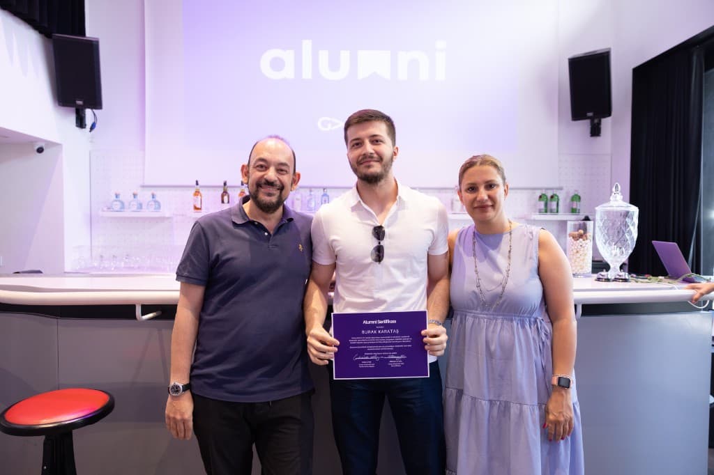 GIRVAK | Graduation — photo 3